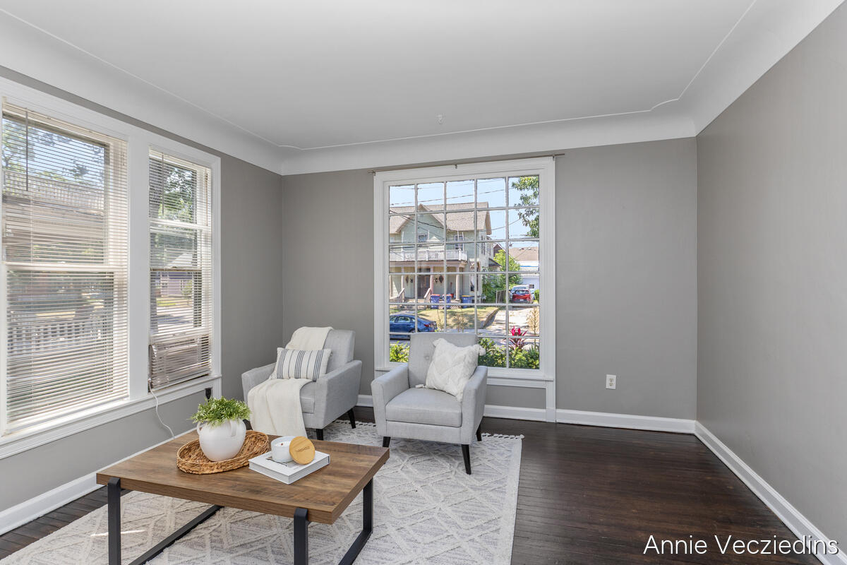 262 Hollister Avenue Property Photo 11