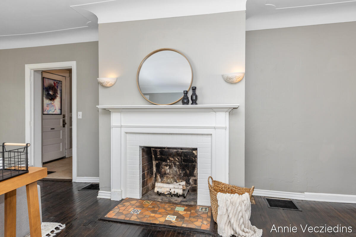 262 Hollister Avenue Property Photo 12