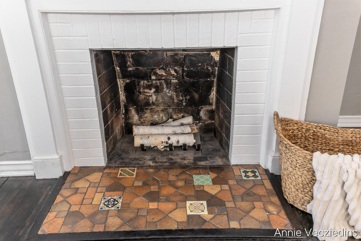 262 Hollister Avenue Property Photo 14