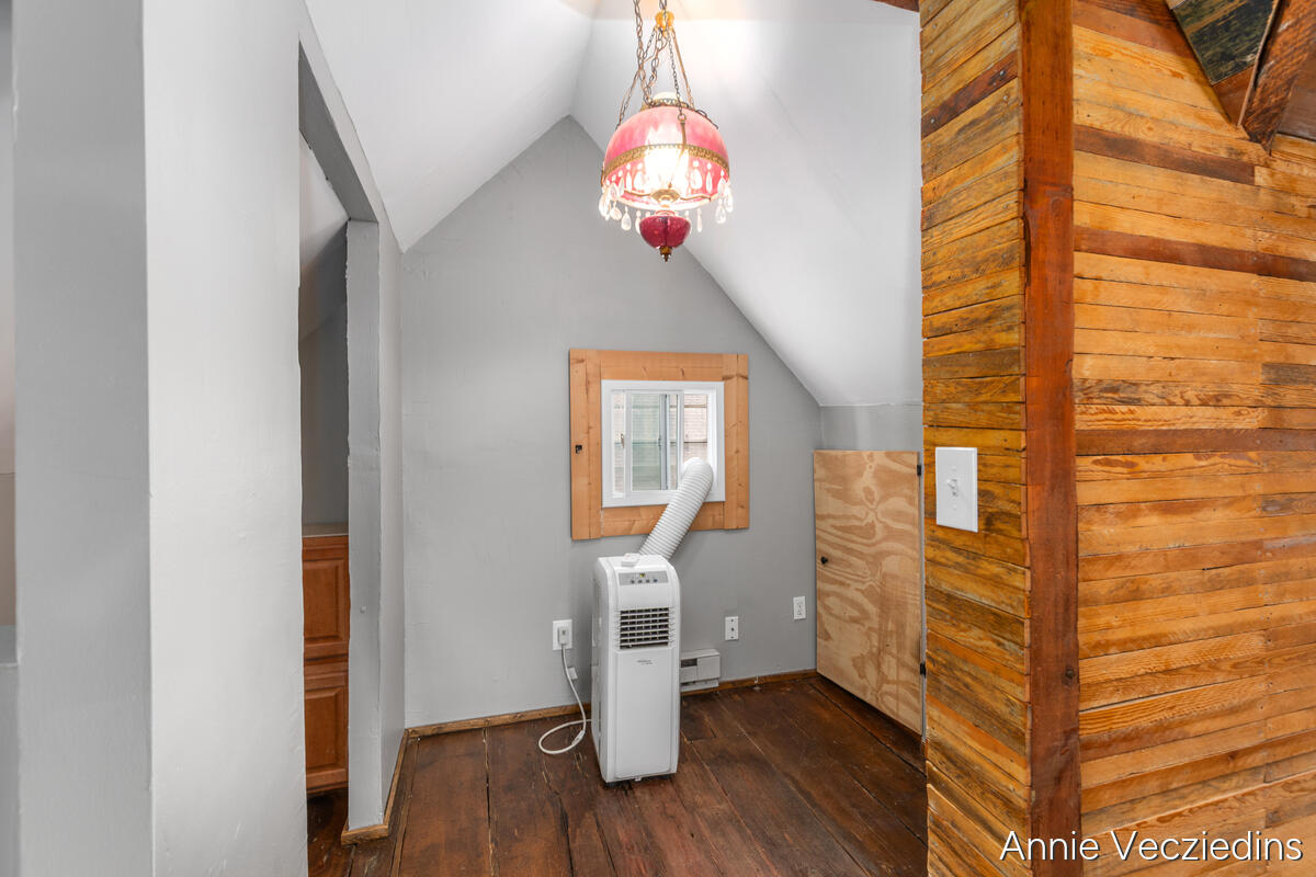 262 Hollister Avenue Property Photo 30