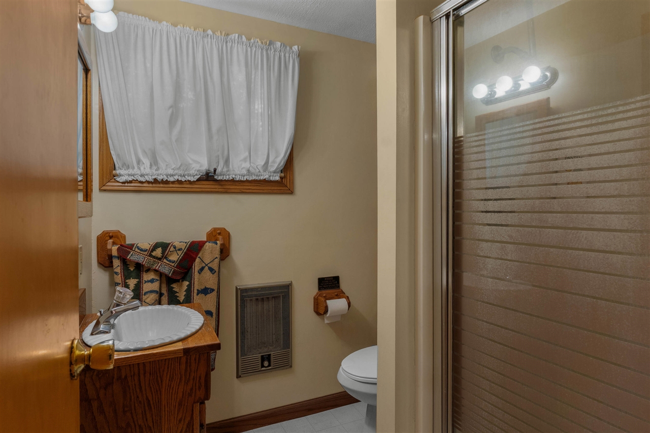 1890 Hemlock Crest Drive Property Photo 2