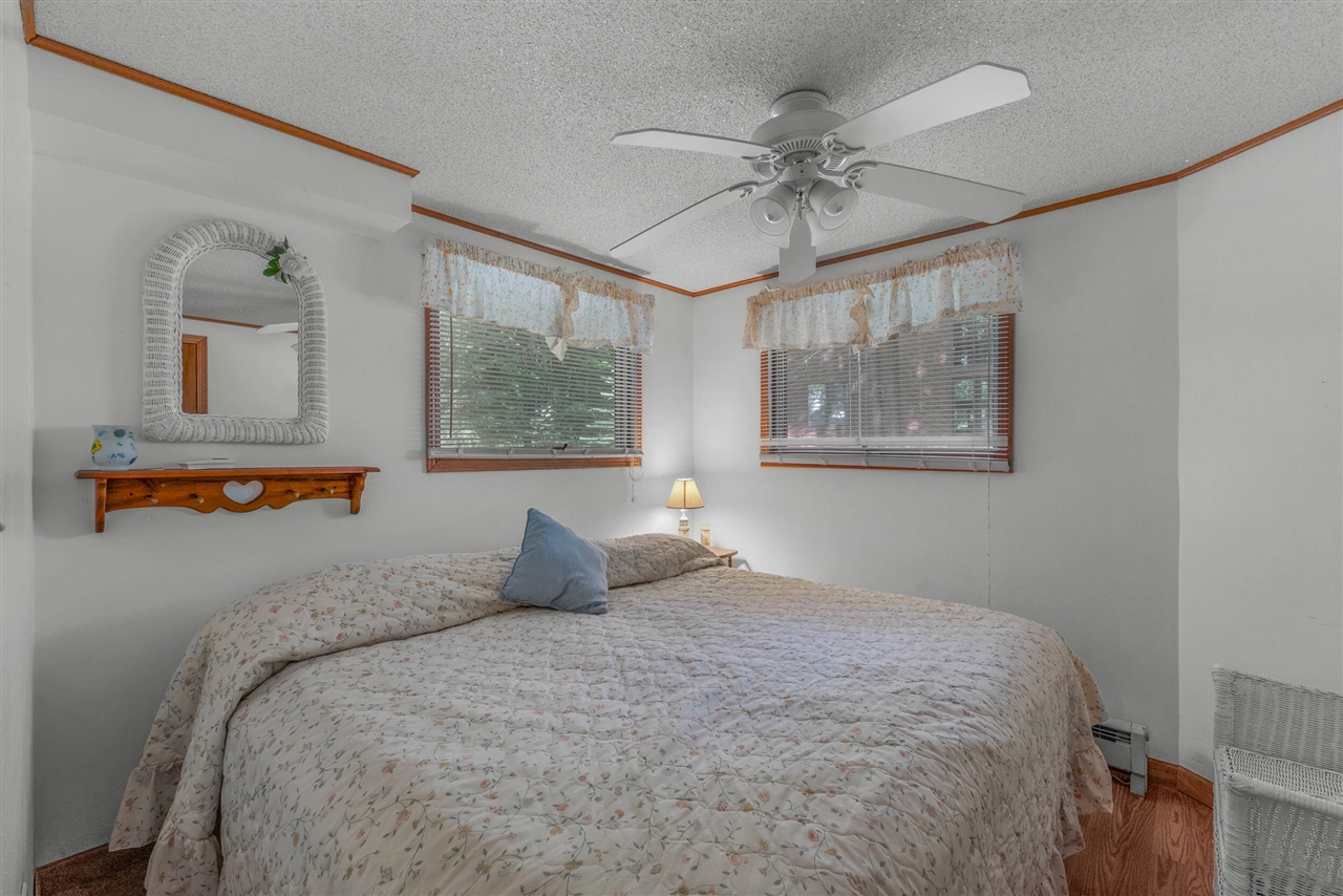 1890 Hemlock Crest Drive Property Photo 3