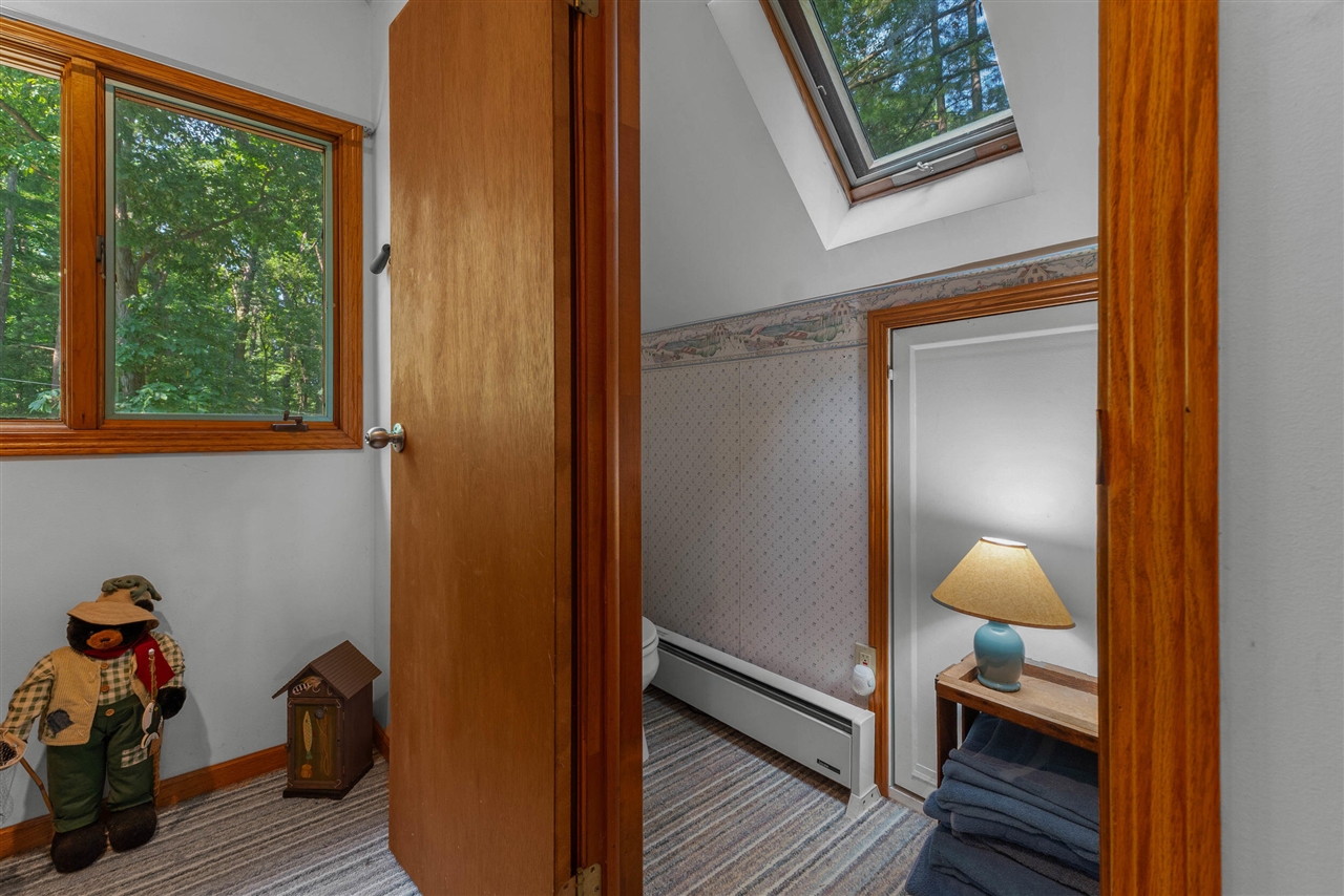 1890 Hemlock Crest Drive Property Photo 6