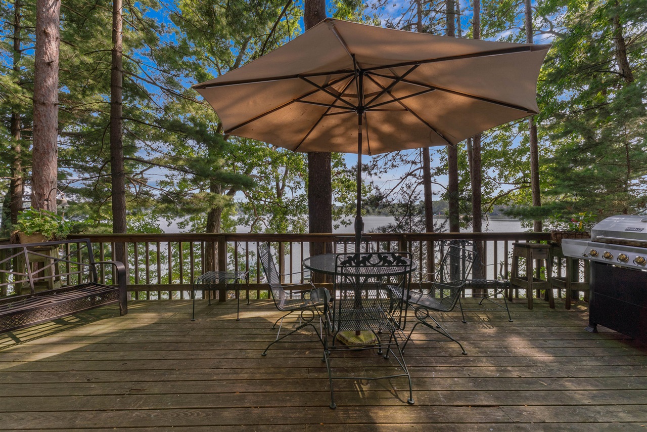 1890 Hemlock Crest Drive Property Photo 9
