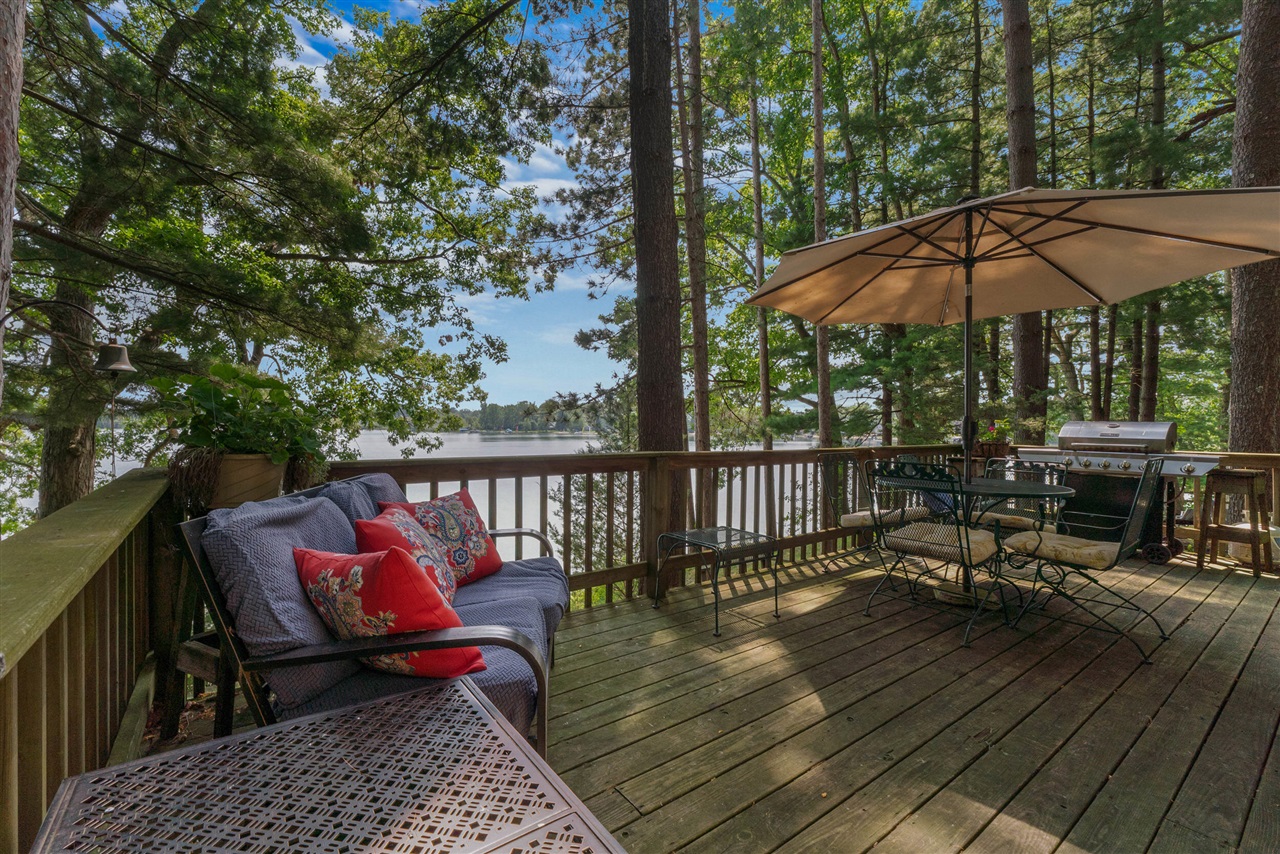 1890 Hemlock Crest Drive Property Photo 11