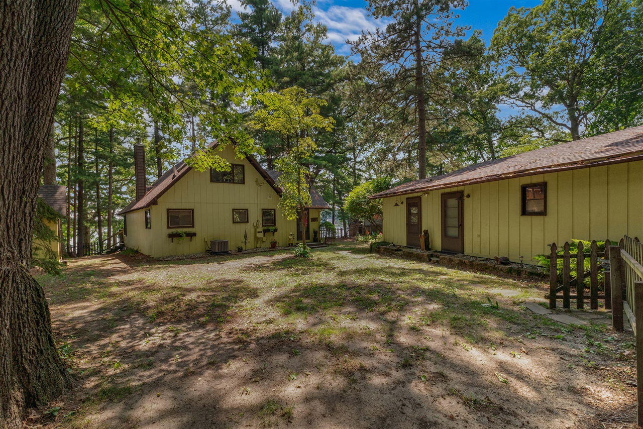 1890 Hemlock Crest Drive Property Photo 12