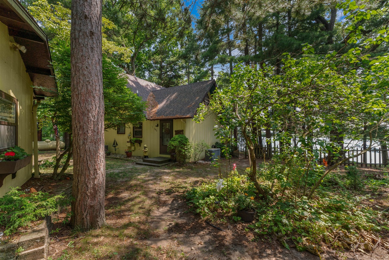 1890 Hemlock Crest Drive Property Photo 18