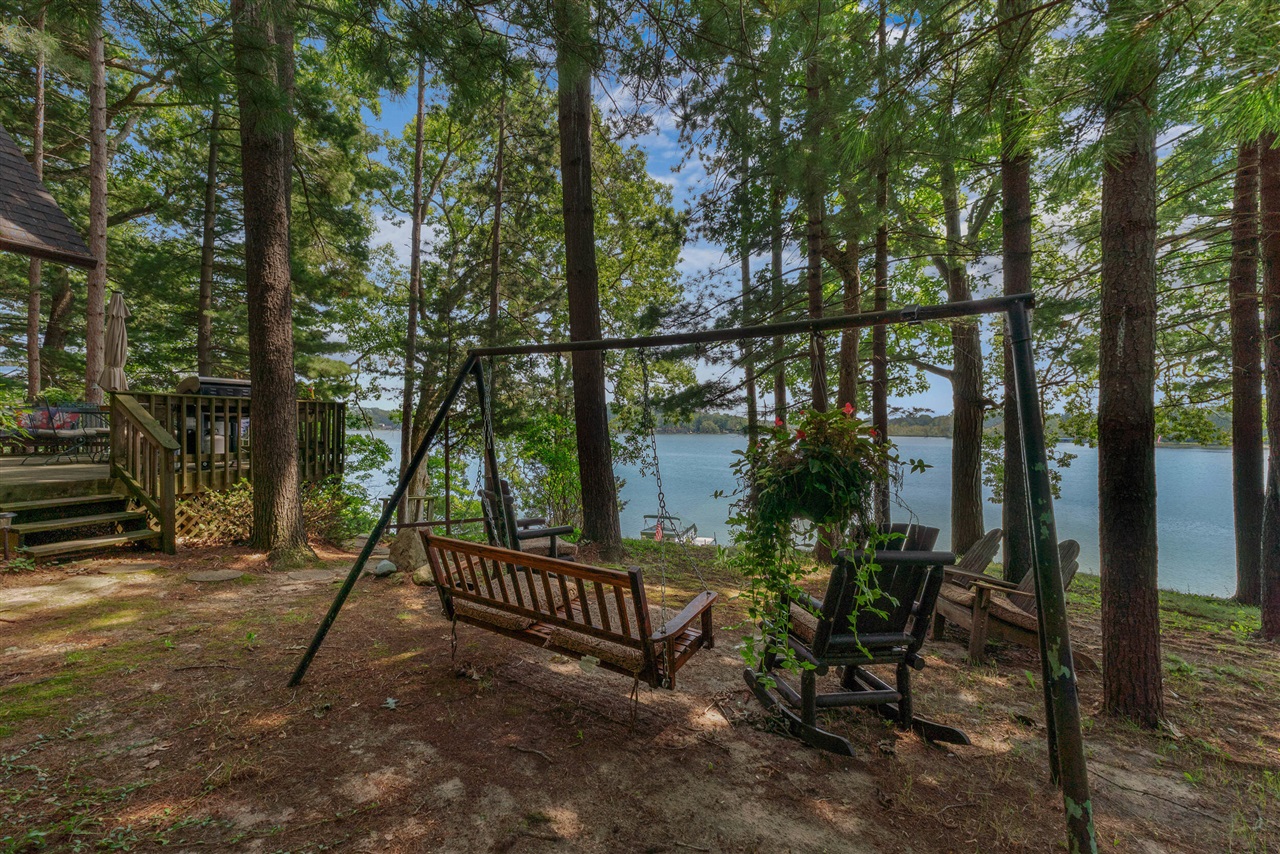 1890 Hemlock Crest Drive Property Photo 21
