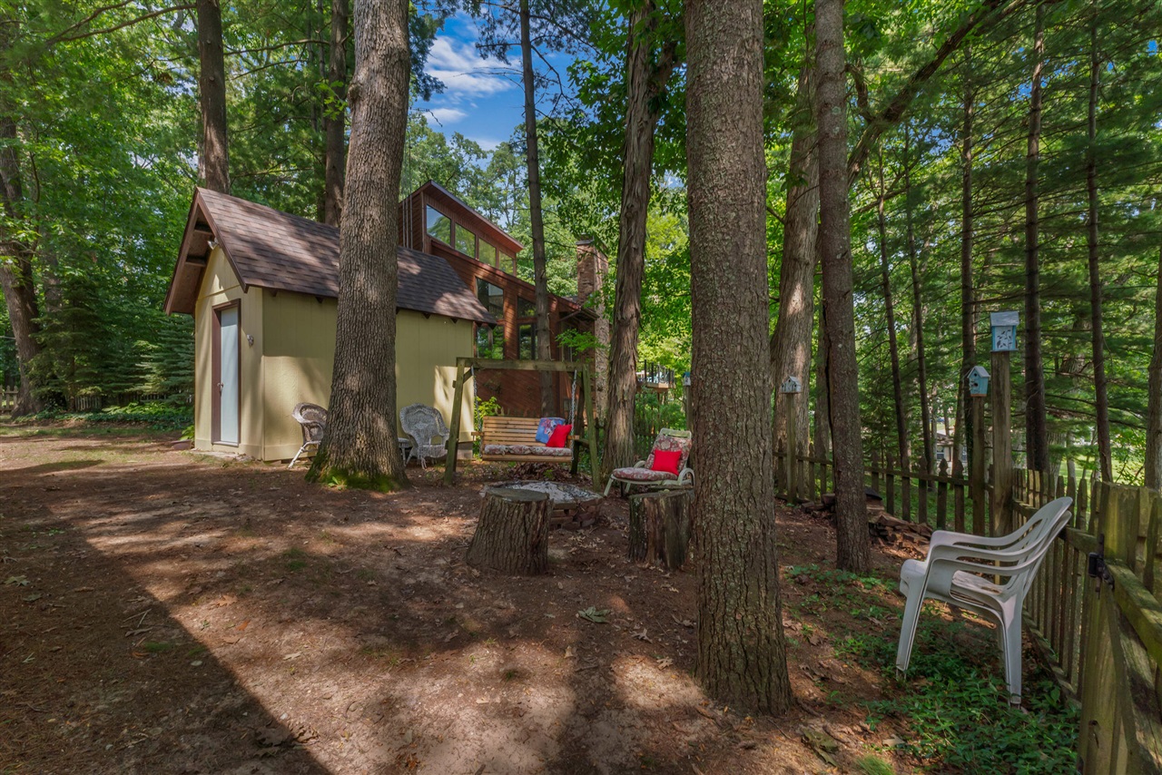 1890 Hemlock Crest Drive Property Photo 34