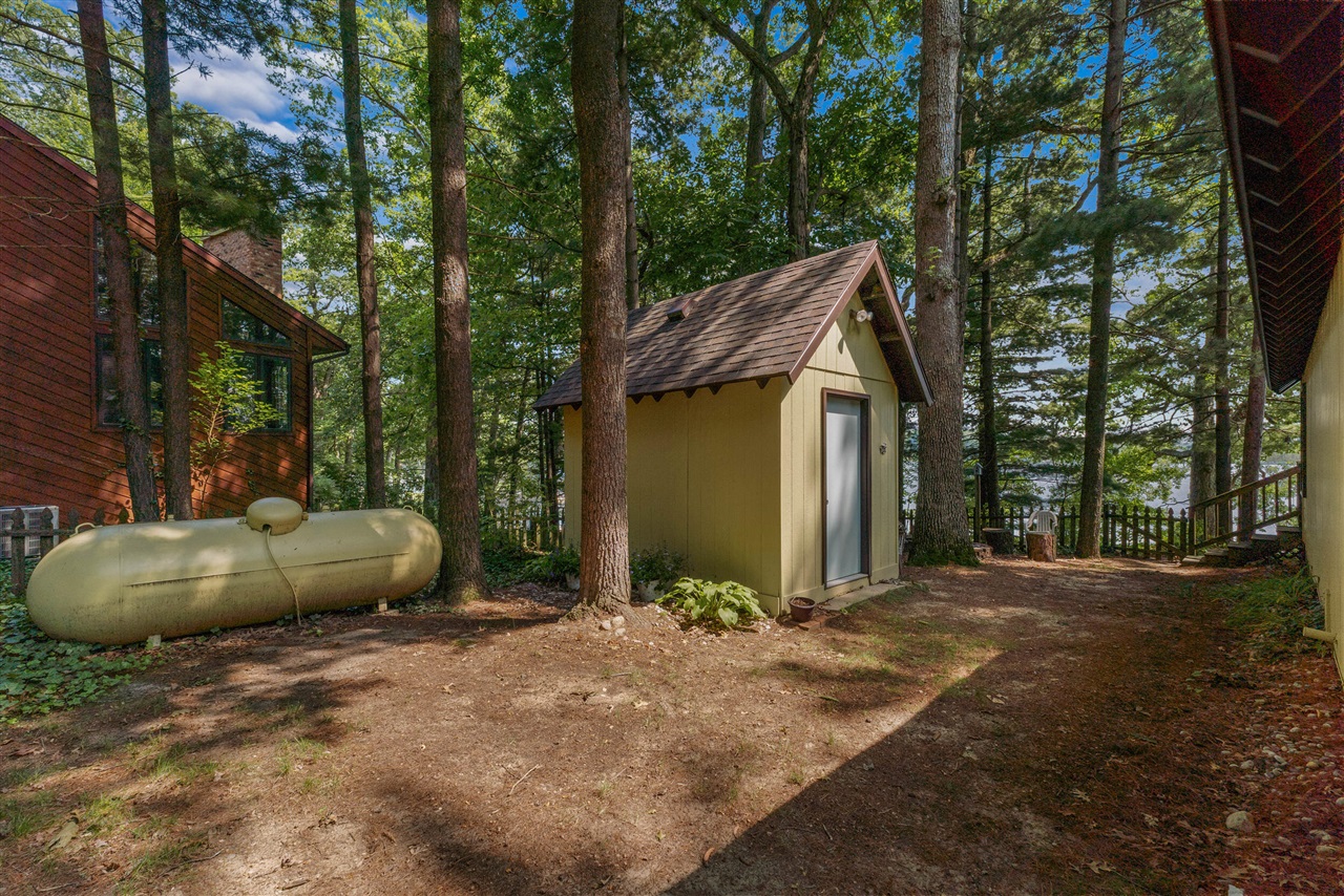 1890 Hemlock Crest Drive Property Photo 35