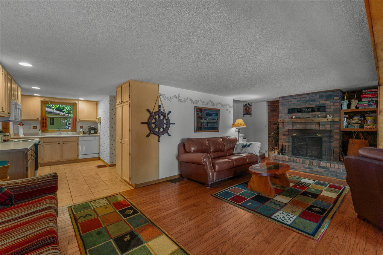 1890 Hemlock Crest Drive Property Photo 41