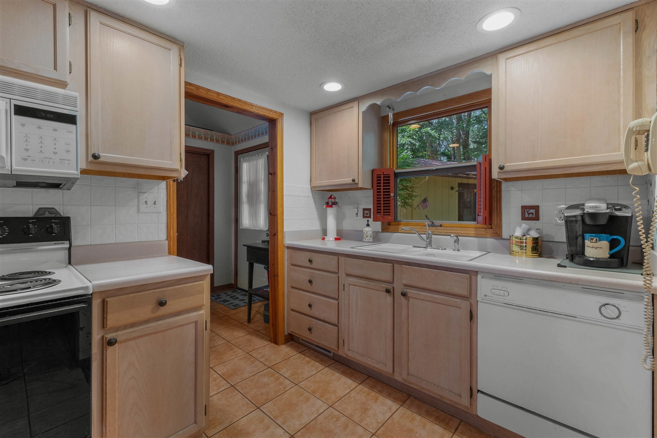 1890 Hemlock Crest Drive Property Photo 45