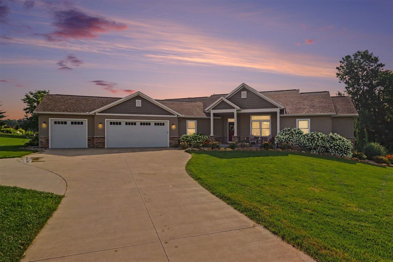 13825 Peninsula Drive Property Photo 1