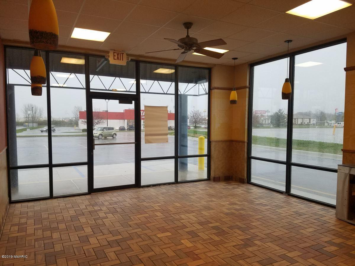 1386 Mall Drive Property Photo 3