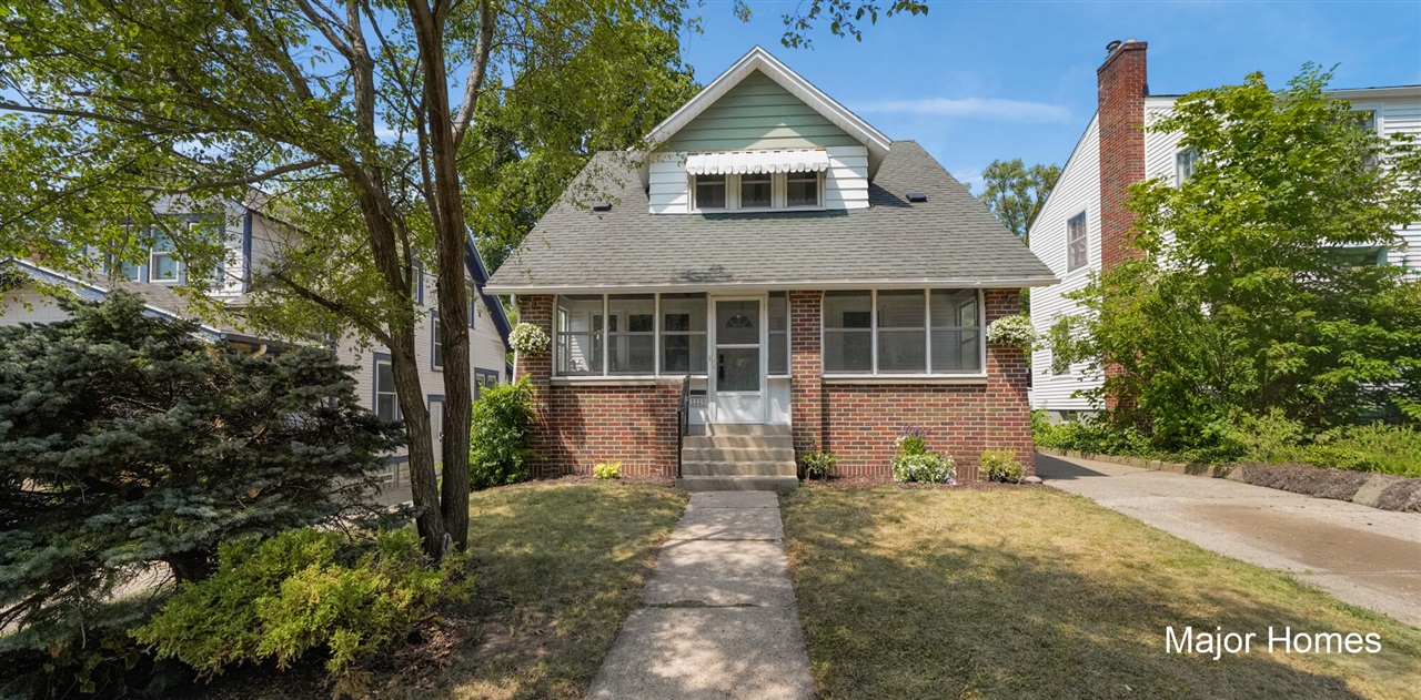 1229 Dickinson Street Property Photo 1