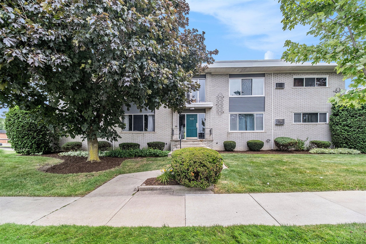 4910 Briarwood Avenue Property Photo 1