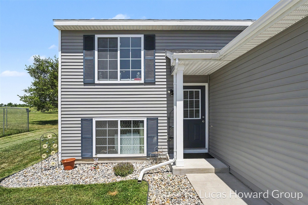 6791 Sydney Street Property Photo 2