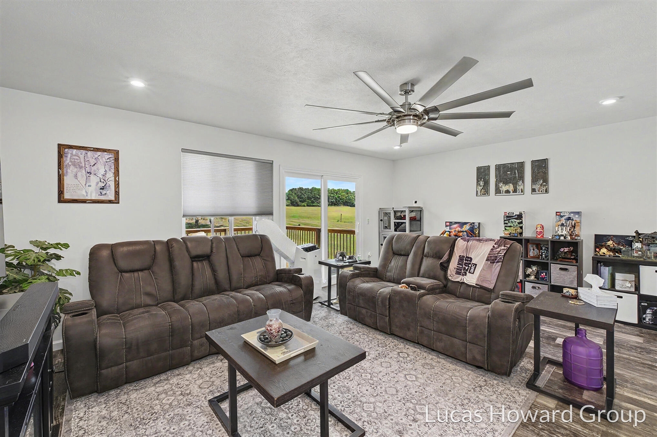 6791 Sydney Street Property Photo 3