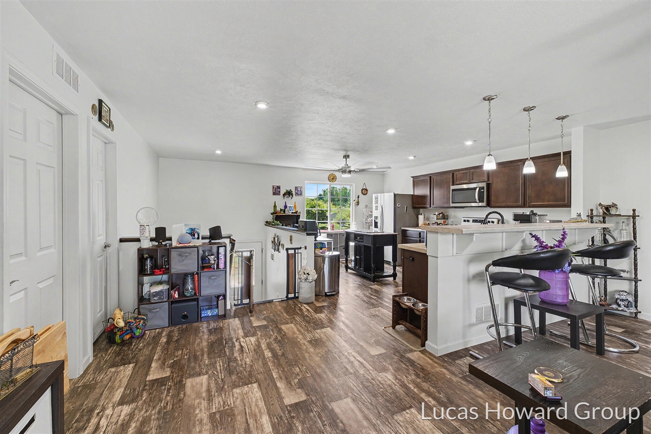 6791 Sydney Street Property Photo 5
