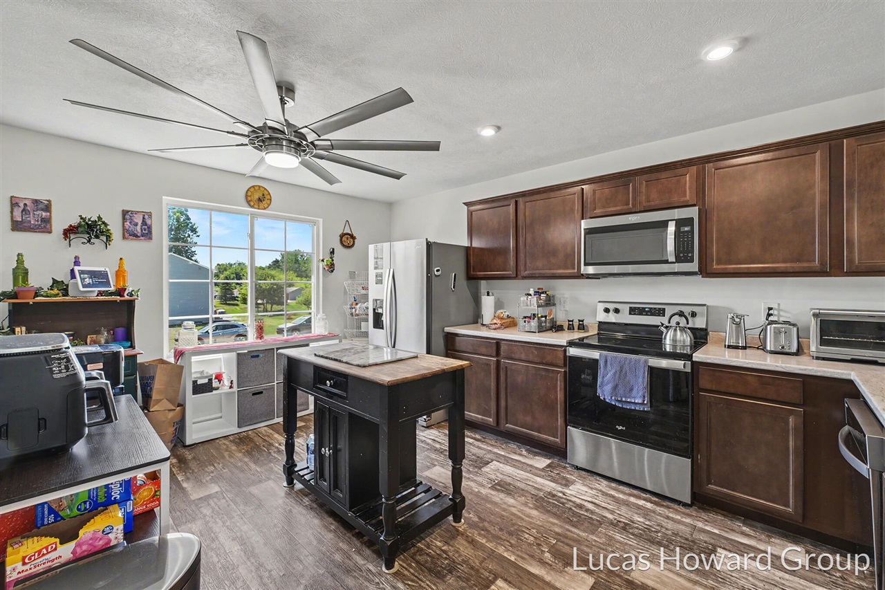 6791 Sydney Street Property Photo 7