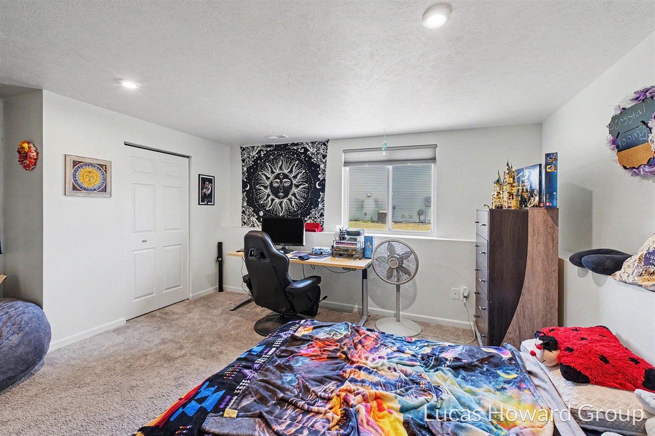6791 Sydney Street Property Photo 9