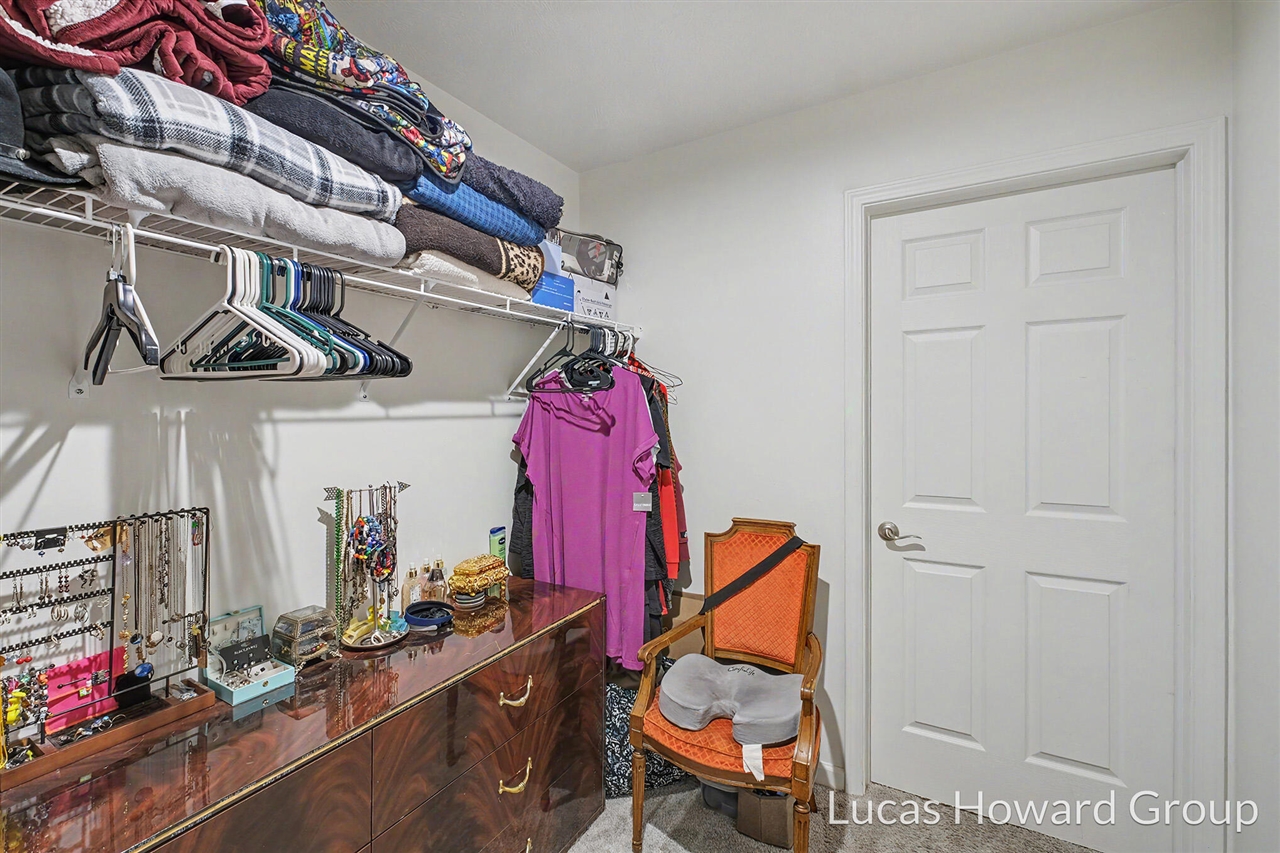 6791 Sydney Street Property Photo 10