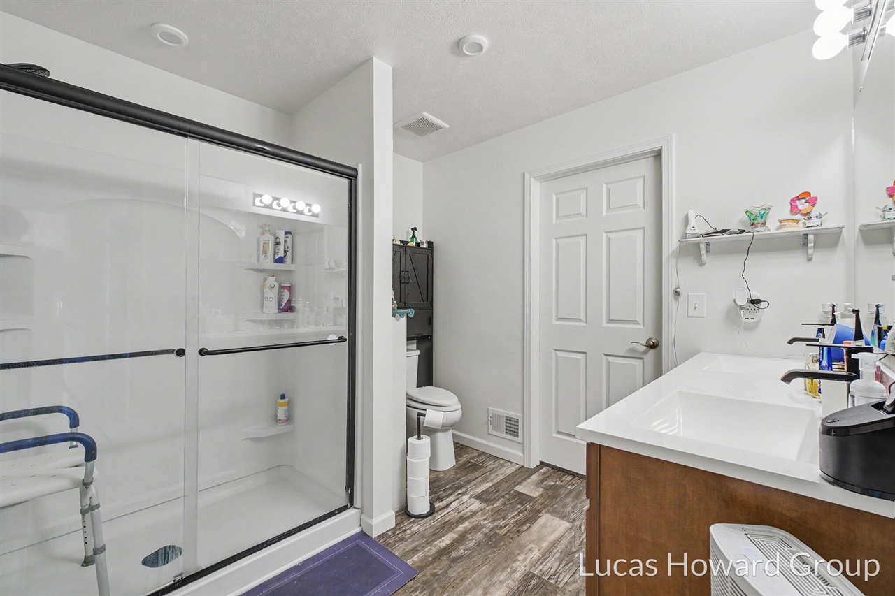 6791 Sydney Street Property Photo 11
