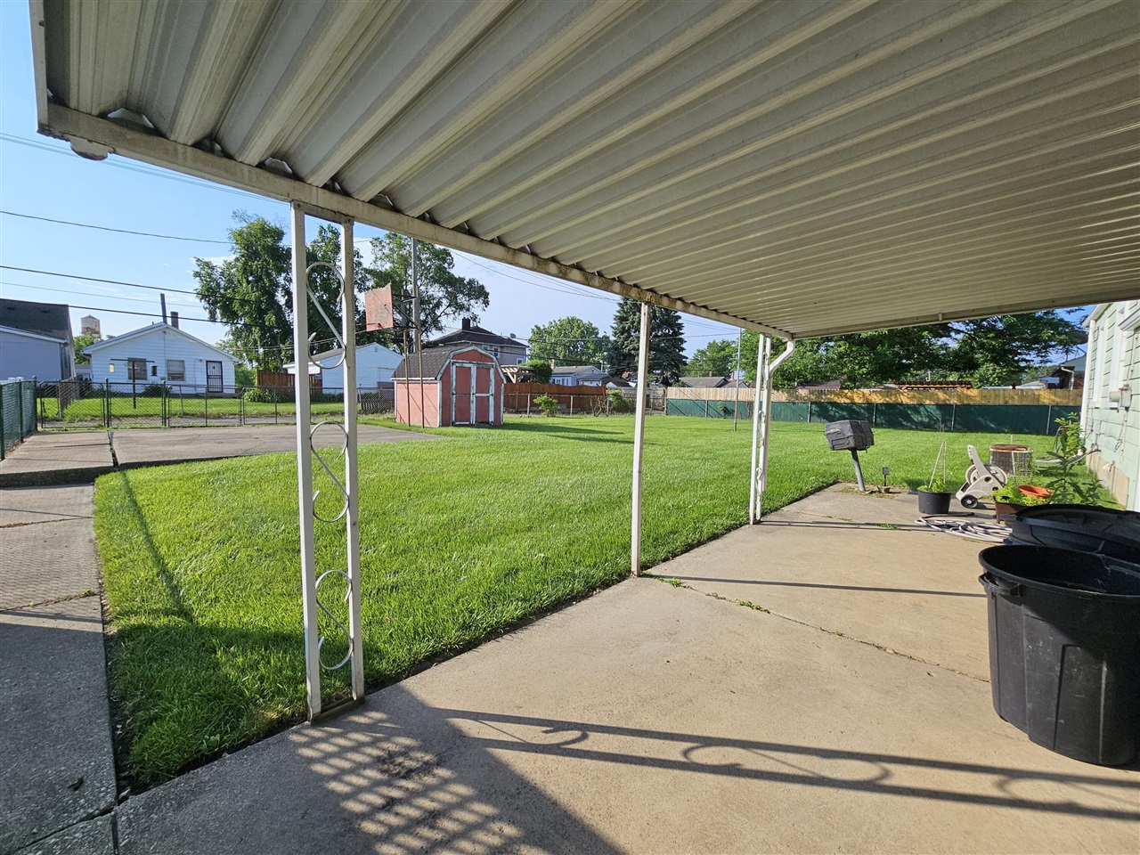 4269 5th Street Property Photo 3