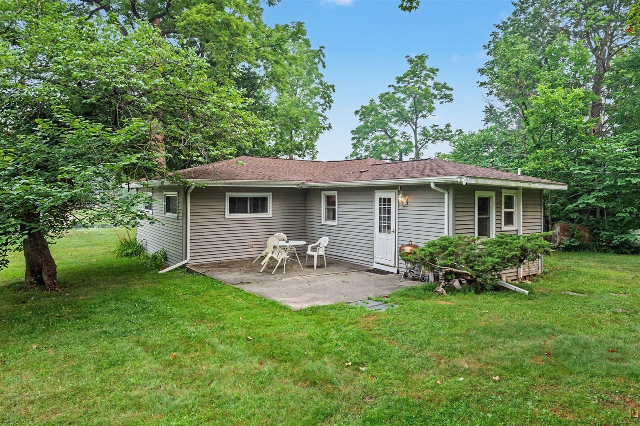 45296 15th Avenue Property Photo 1