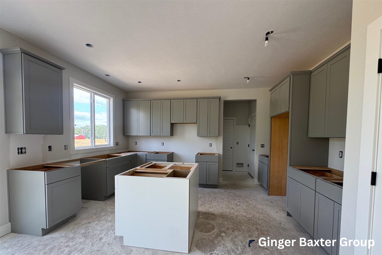 11516 Shoreline Drive Property Photo 1
