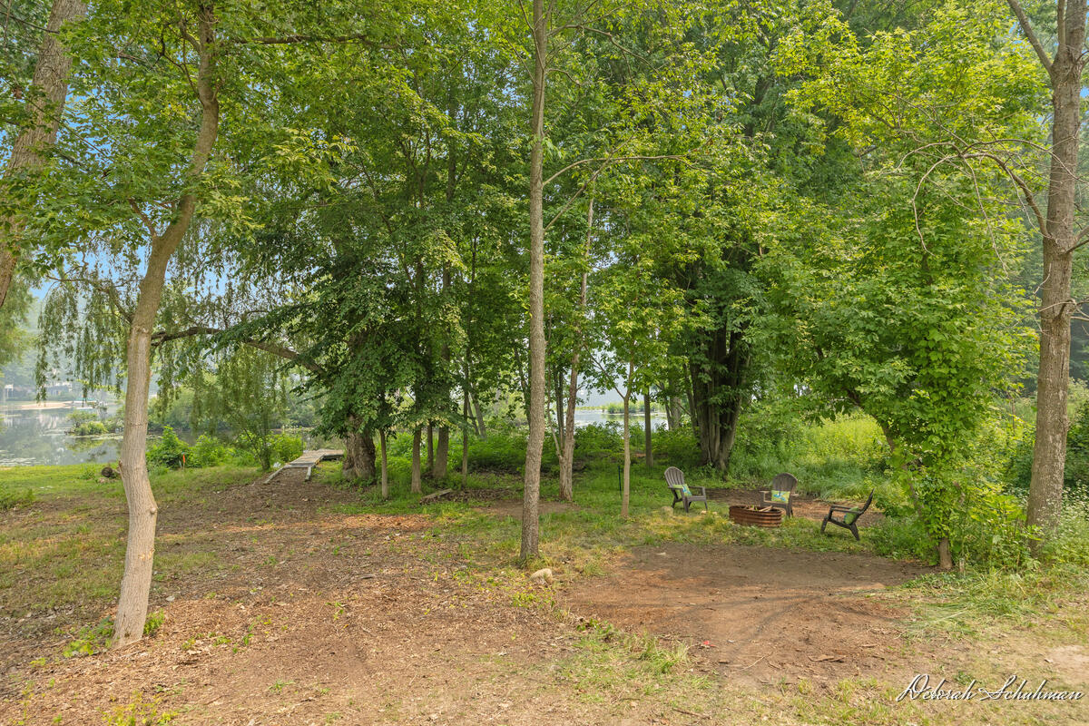 9696 10 Mile Road Property Photo 7