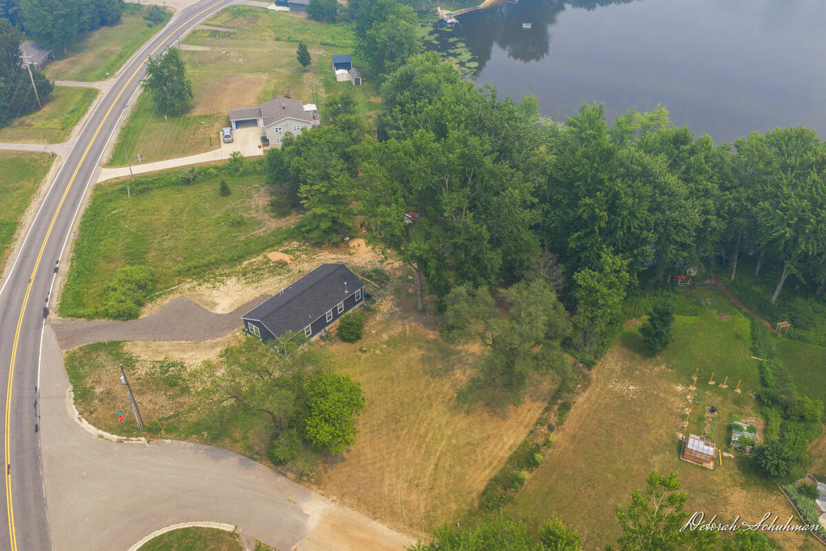 9696 10 Mile Road Property Photo 12