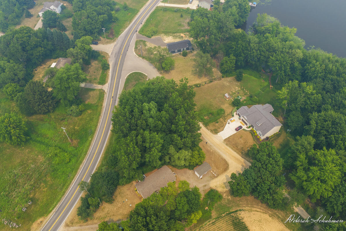 9696 10 Mile Road Property Photo 21