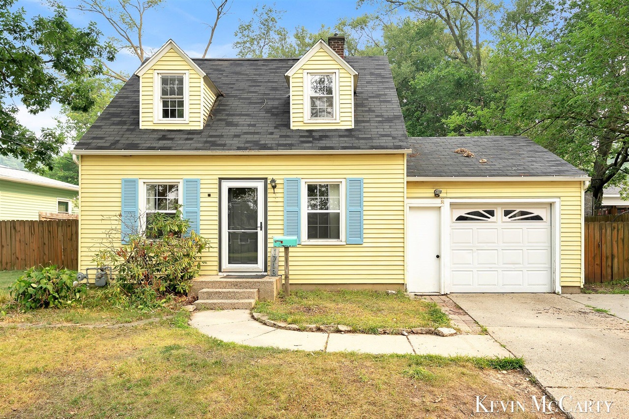 1713 Boston Street Property Photo 1