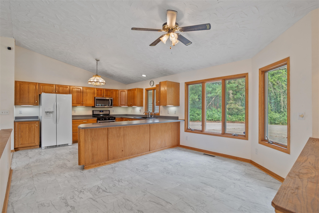 8270 Huff Road Property Photo 6