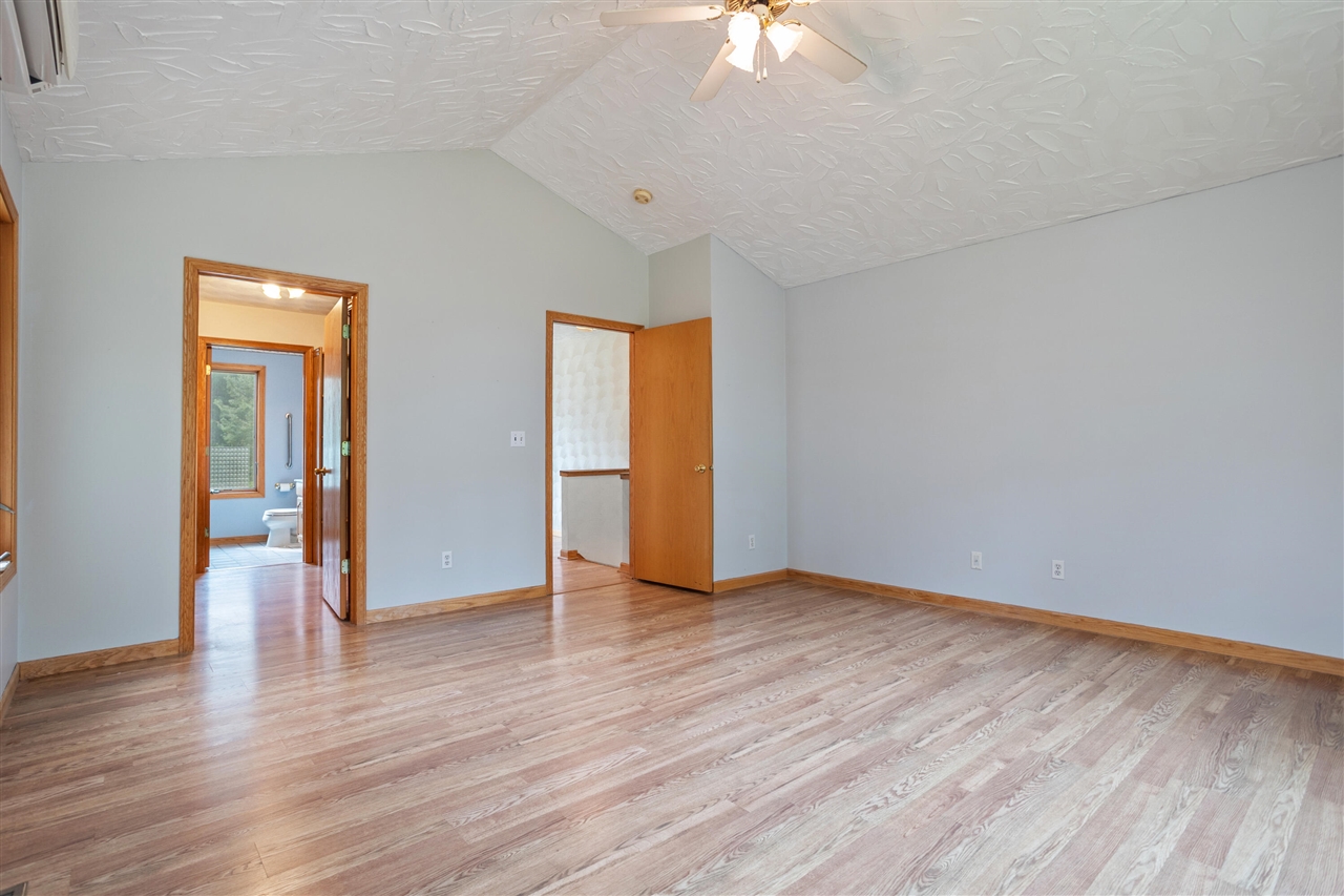 8270 Huff Road Property Photo 14