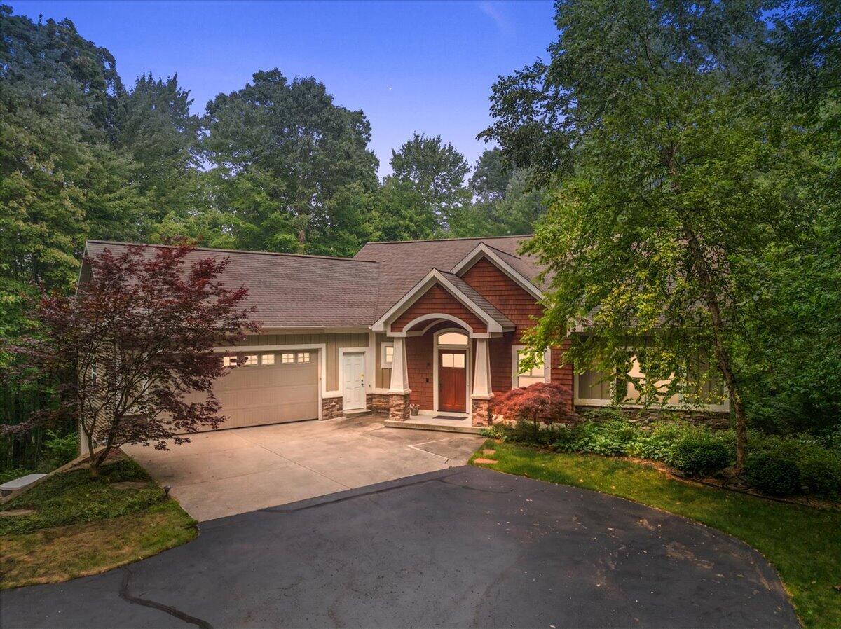 2066 Meek Drive Property Photo 1