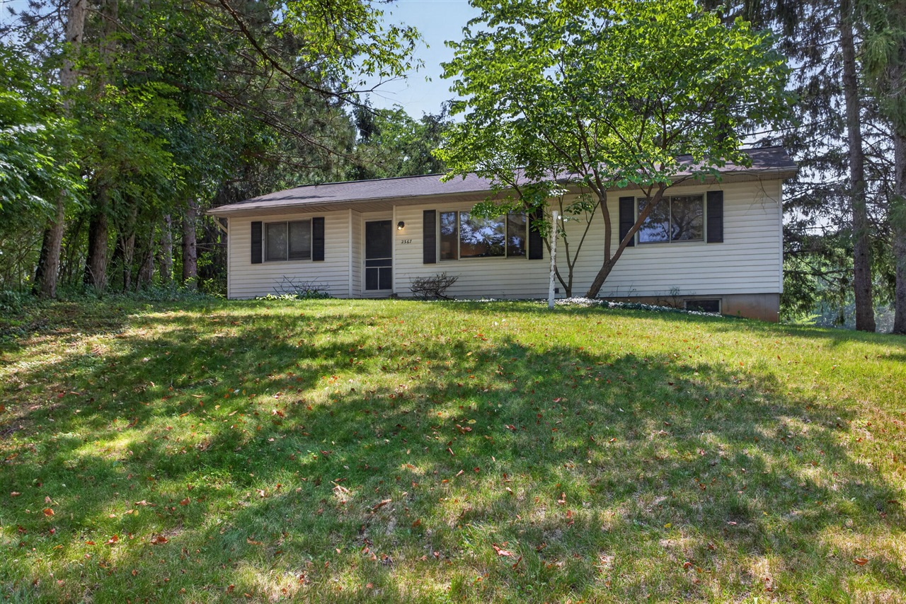 2367 Loomis Road Property Photo 1