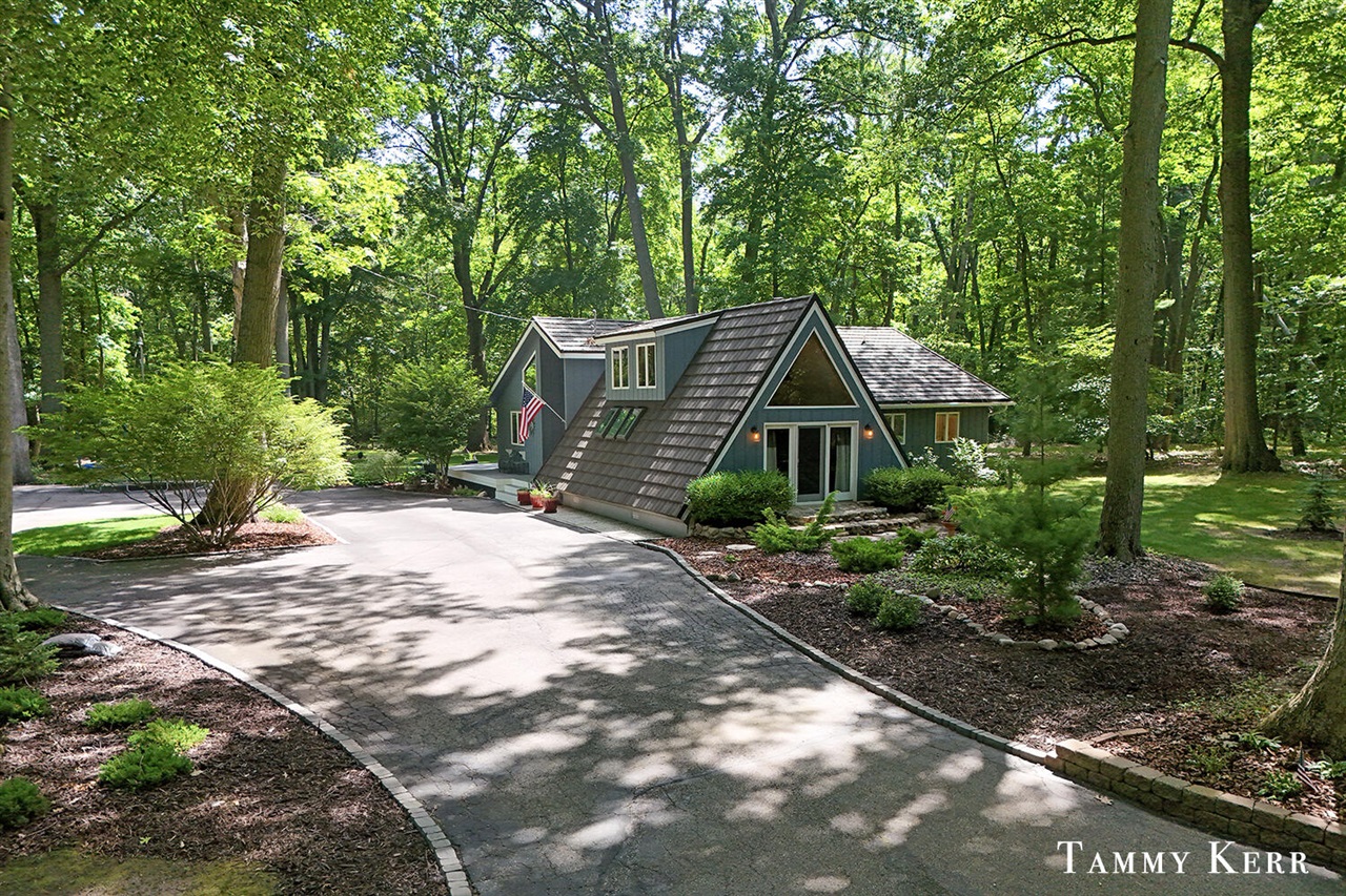 6051 Old Allegan Road Property Photo 1