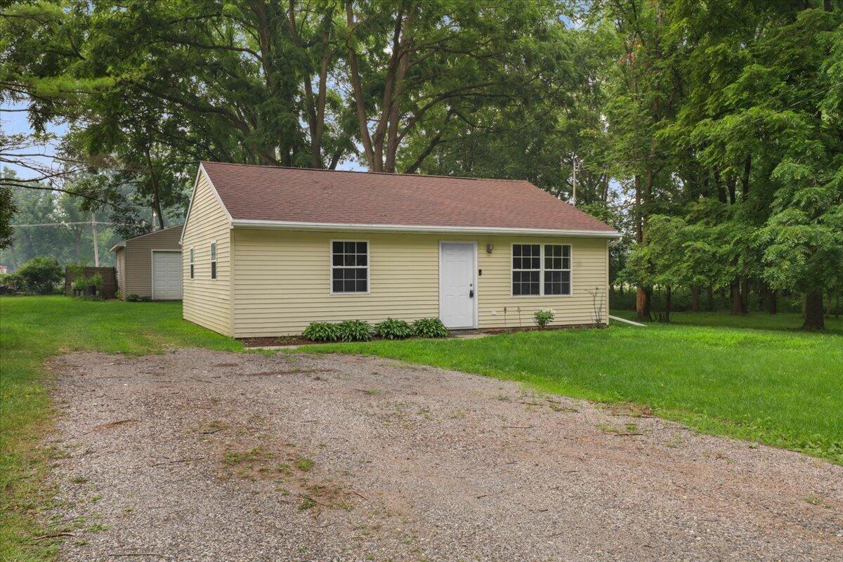1091 Hickory Street Property Photo 1