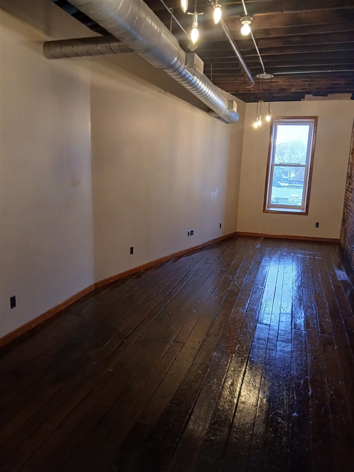 42 W Chicago Street Property Photo 6