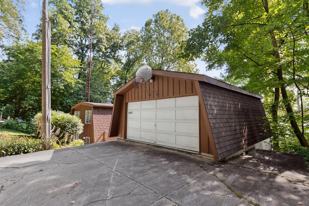 65491 North Drive Property Photo 5