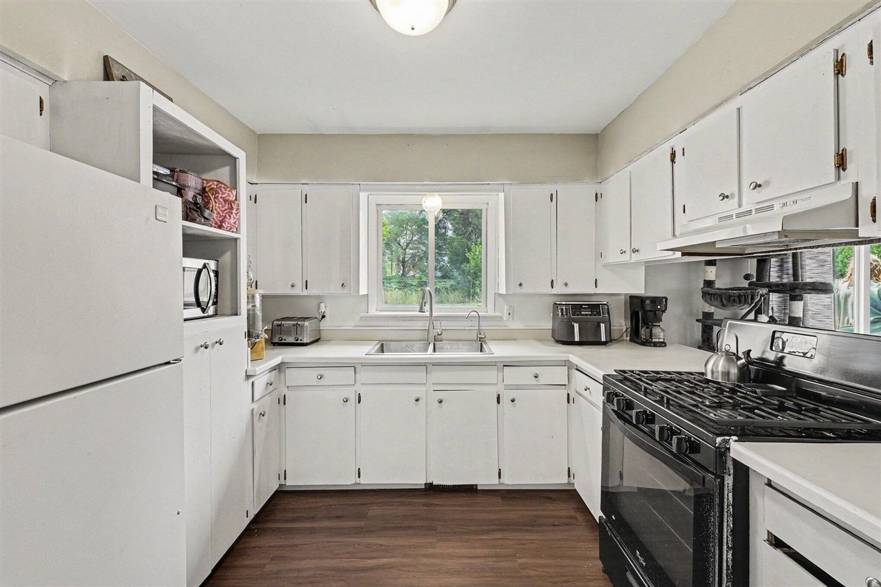 326 E Adams Street Property Photo 7