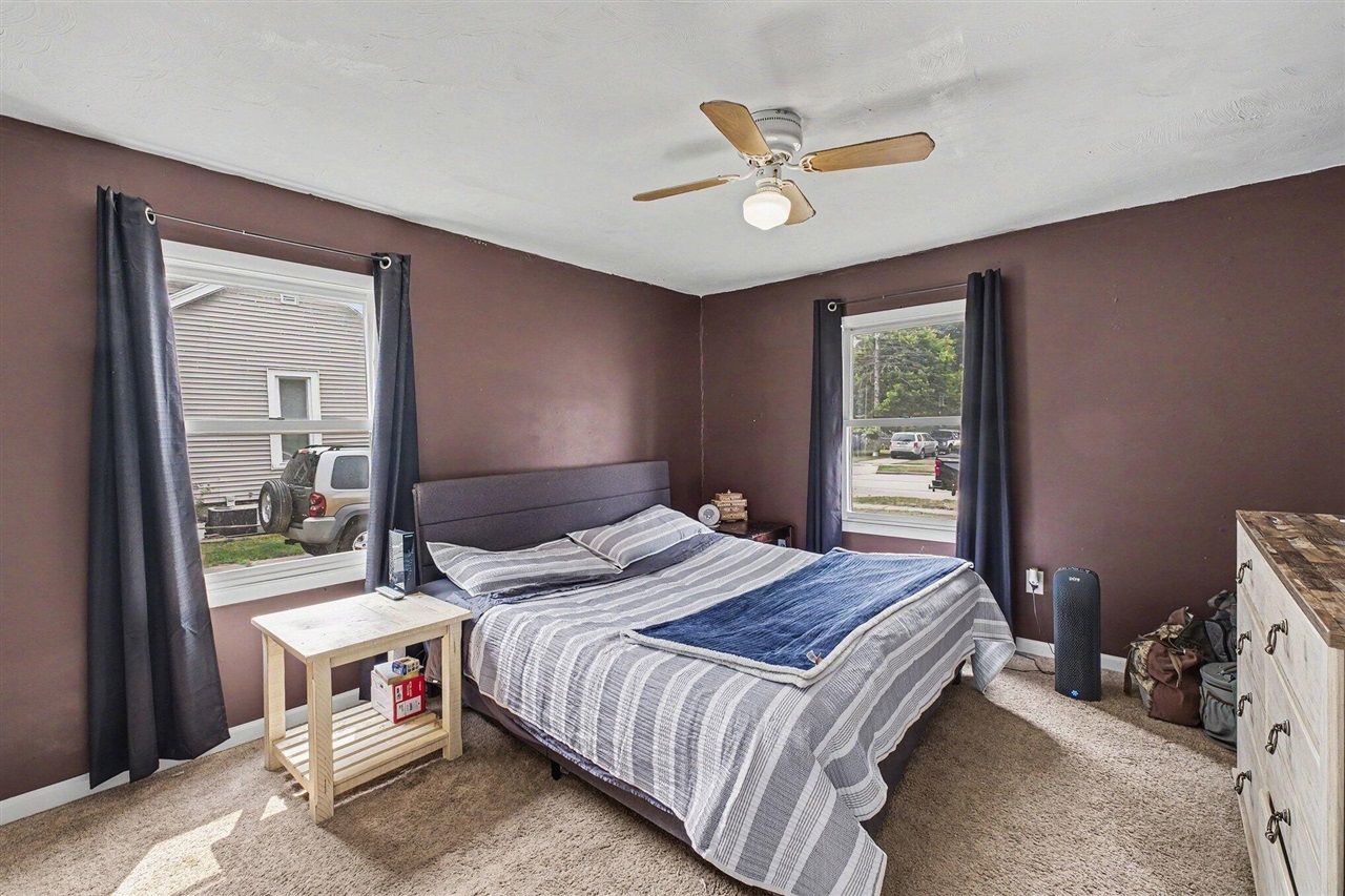 326 E Adams Street Property Photo 8