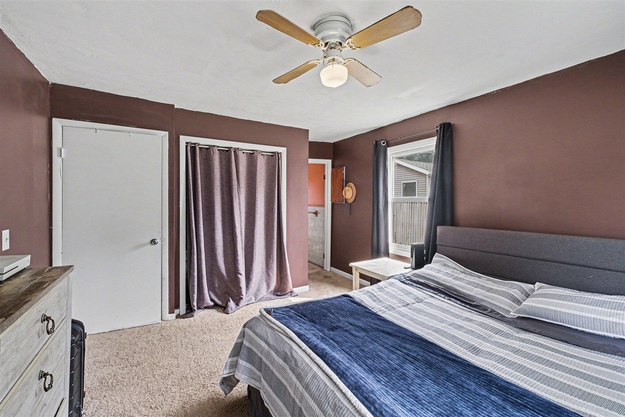326 E Adams Street Property Photo 9