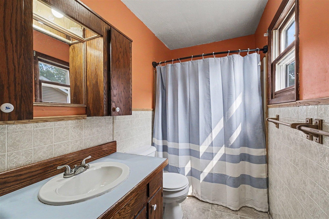 326 E Adams Street Property Photo 13