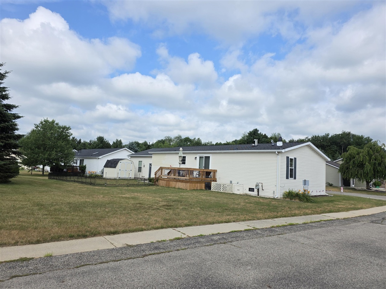 1402 Westwind Lane Property Photo 2