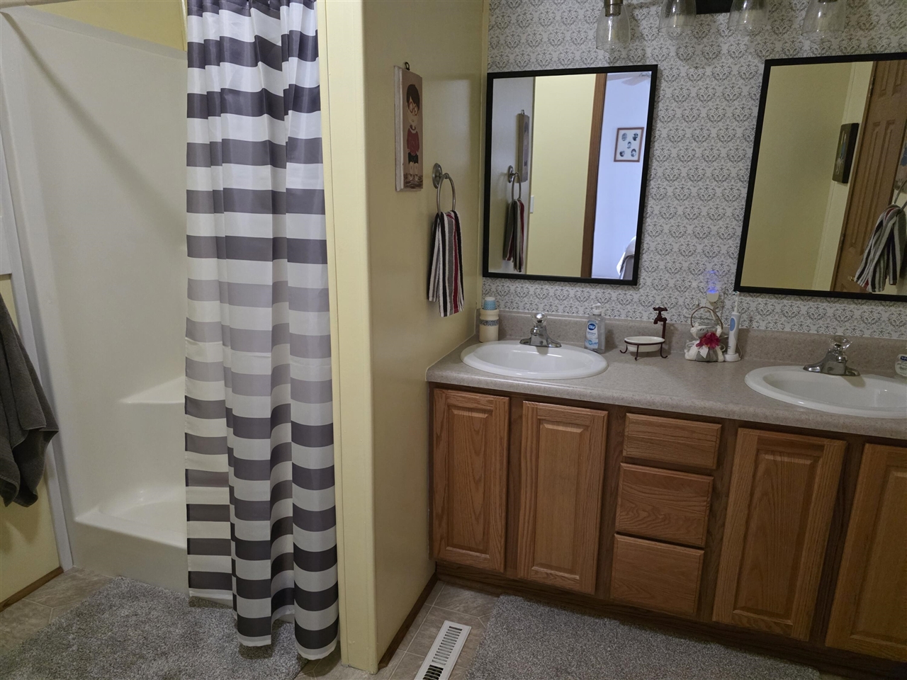 1402 Westwind Lane Property Photo 9