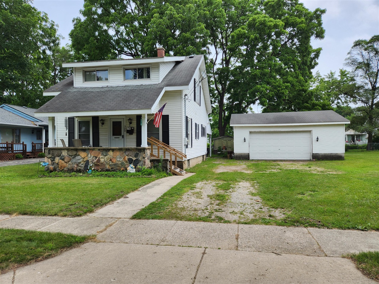 370 Sigsbee Street Property Photo 1