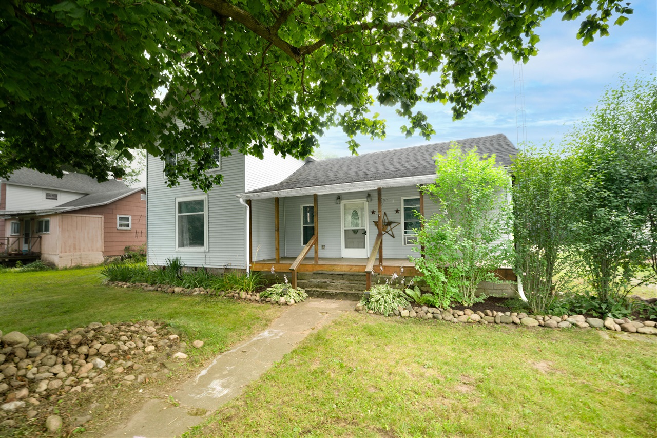 1011 E Copeland Road Property Photo 1